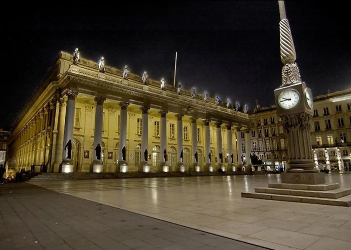 波多伦特公寓 *